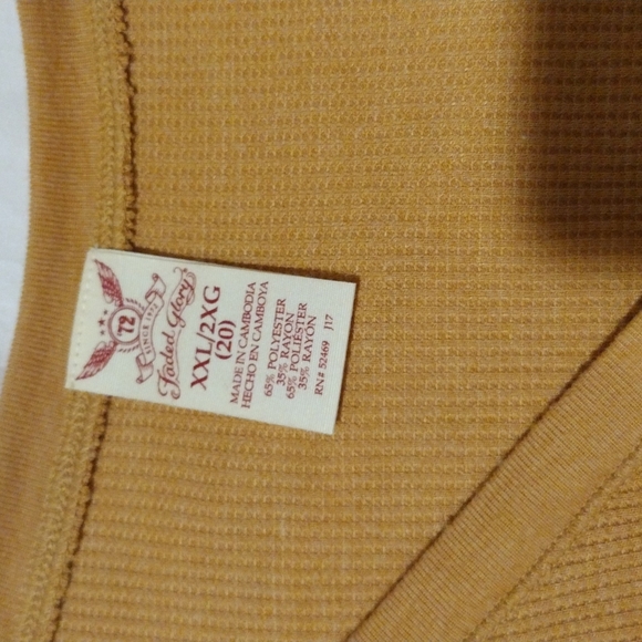 mustard colored Longsleeve Faded Glory - Picture 2 of 3